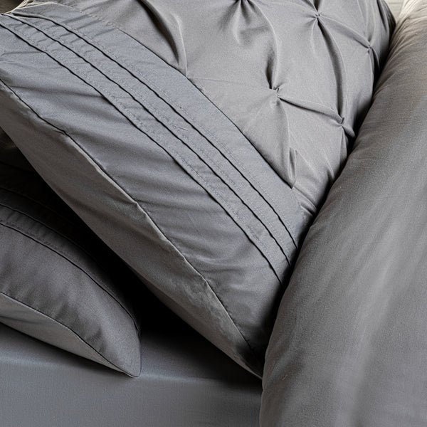 Deluxe Pleated Duvet Cover with Pillowcases